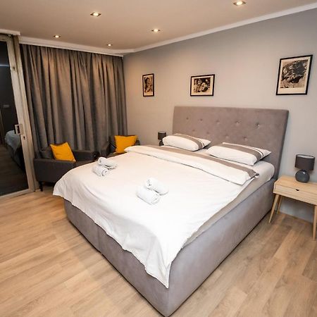 Marshal Apartment Belgrado Esterno foto